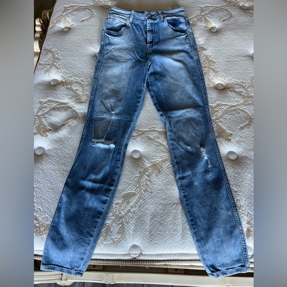 Guess Ripped Knee Jeans - Picture 1 of 5
